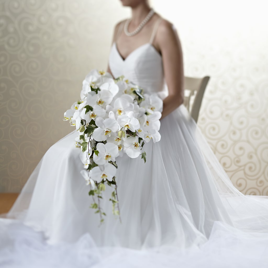 Classic White Bouquet – Diana Flowers, Passaic NJ