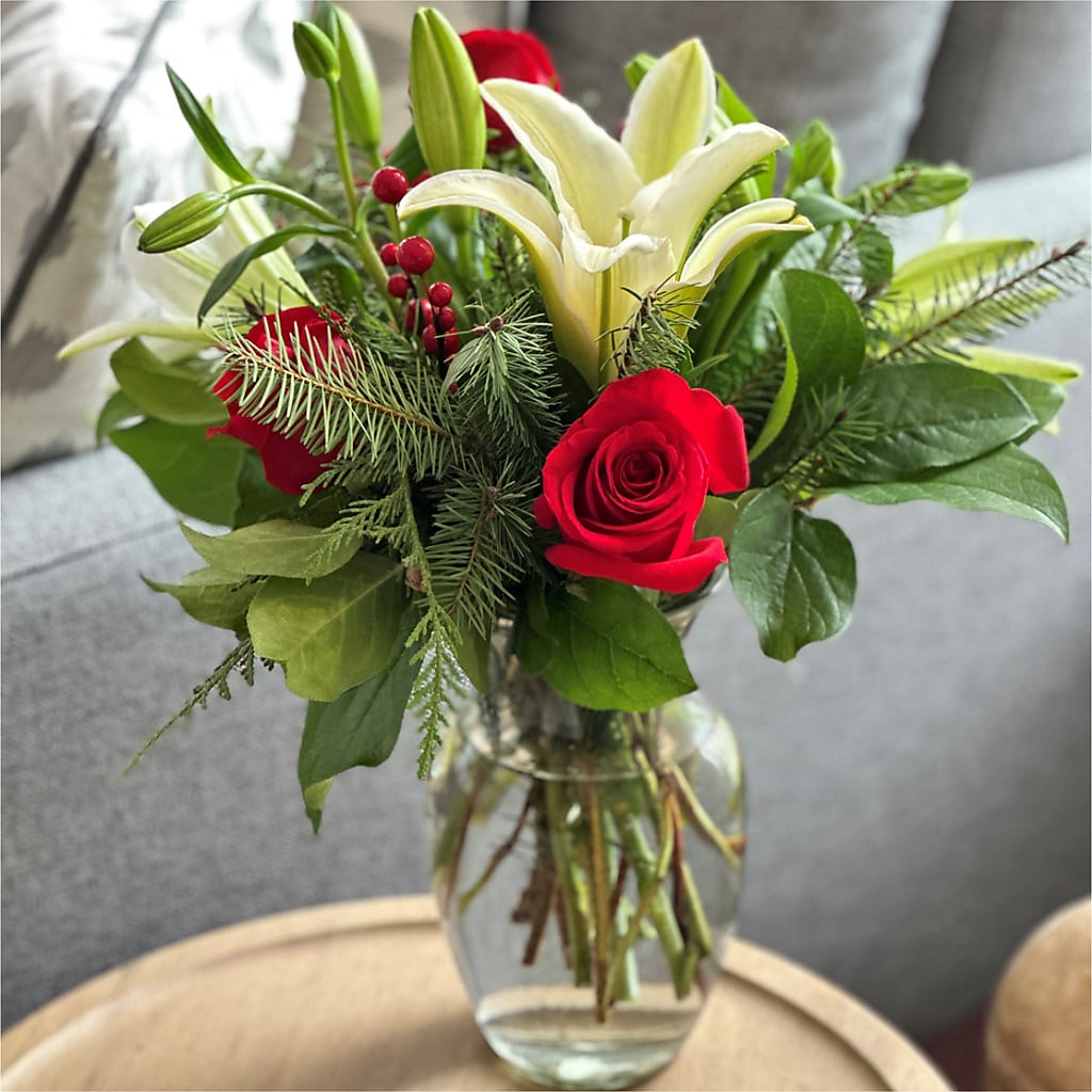 Sparkling Snowflakes Bouquet –  Diana Flowers, Passaic NJ