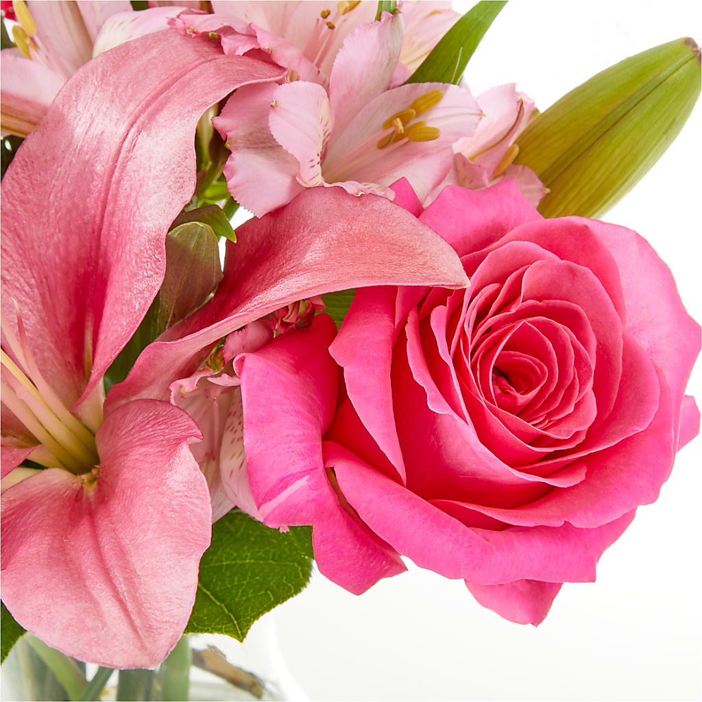 Lots of Love Bouquet –  Diana Flowers, Passaic NJ